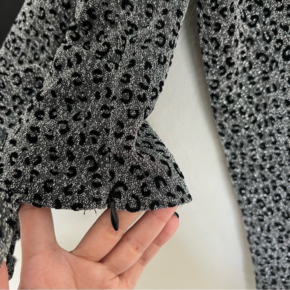 Superdown Silver Syna Ruched Crop Top Size XS Leopard Print Metallic Night Out - Picture 5 of 8